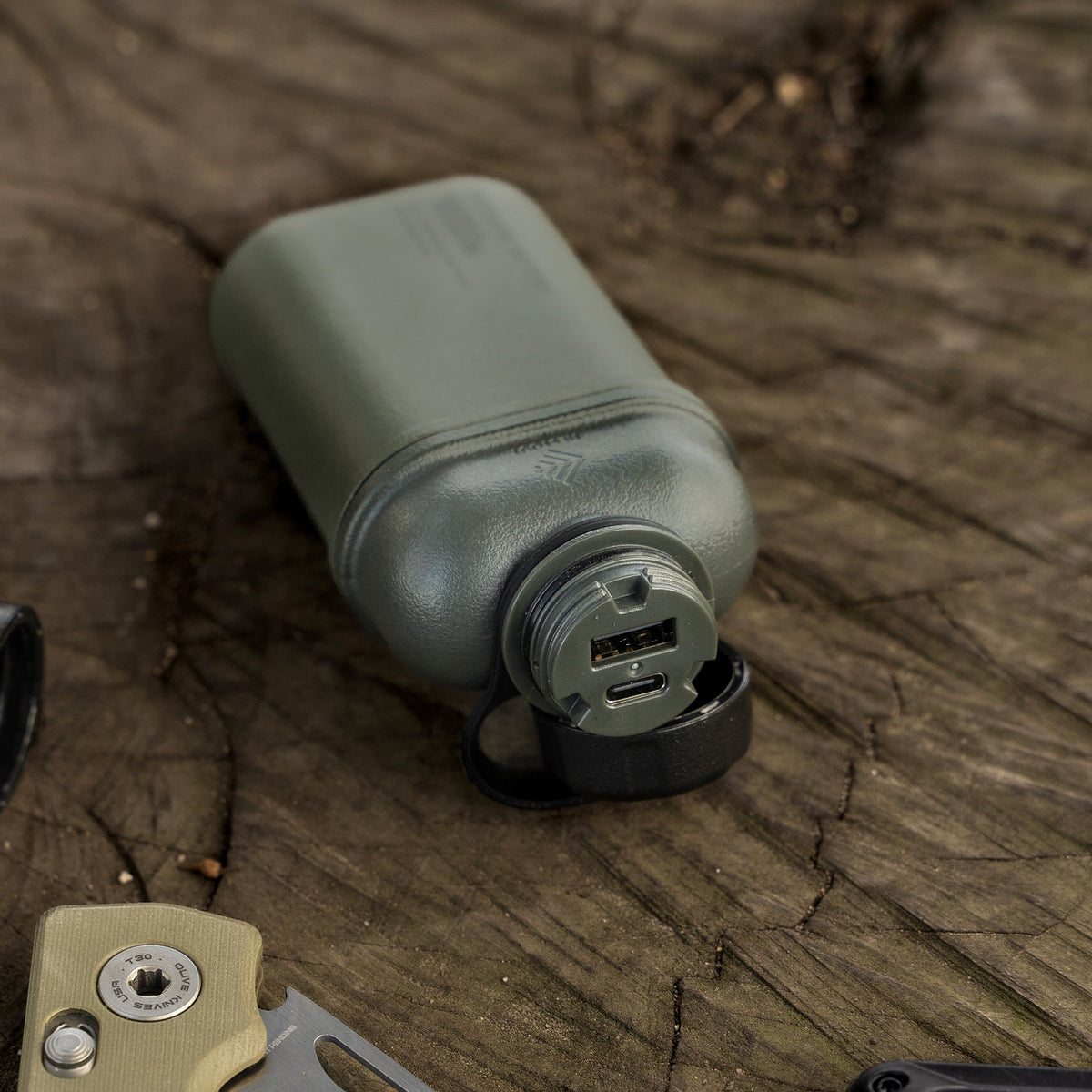 10000mAh Power Bank - Olive Knives